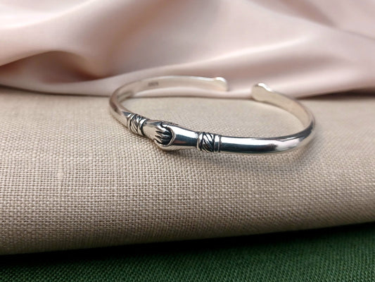 925 Sterling Silver Hand Hug Bracelet