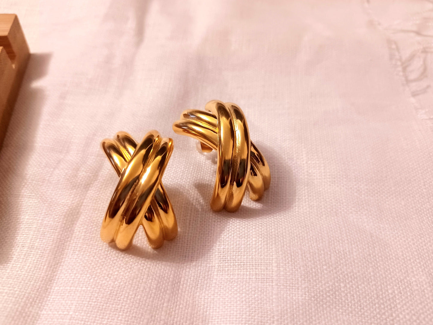 Gold Cross Over Stripe Chunky Earring