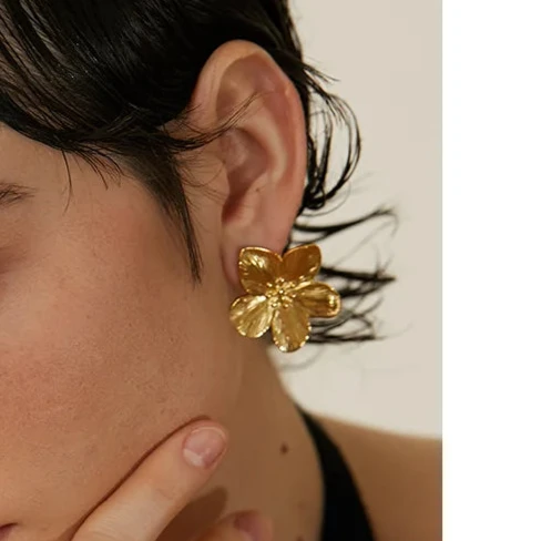 Gold Tarnish Free Vintage Gold Flower Metal Stud Earrings